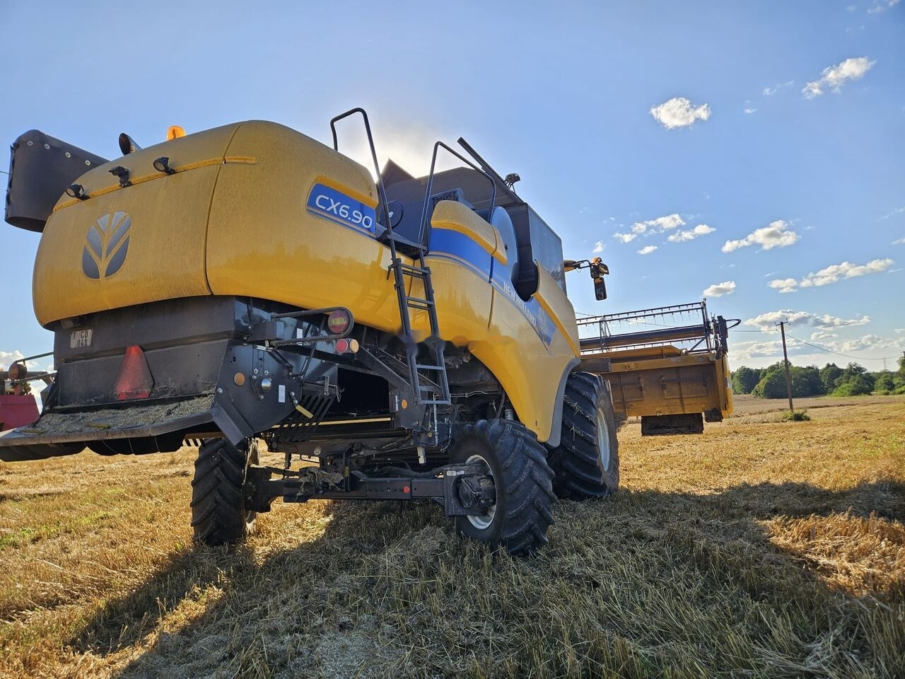 New Holland CX 6.90 - Cosechadora de granos: foto 3 New Holland CX 6.90 - Cosechadora de granos: foto 3