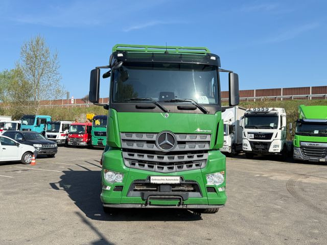 Mercedes-Benz Actros 2571 Holztransporter mit Kran - Camión forestal, Camión grúa: foto 1 Mercedes-Benz Actros 2571 Holztransporter mit Kran - Camión forestal, Camión grúa: foto 1