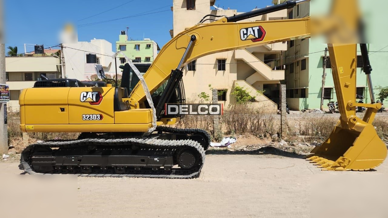 CATERPILLAR 323D3 - Excavadora de cadenas: foto 1 CATERPILLAR 323D3 - Excavadora de cadenas: foto 1