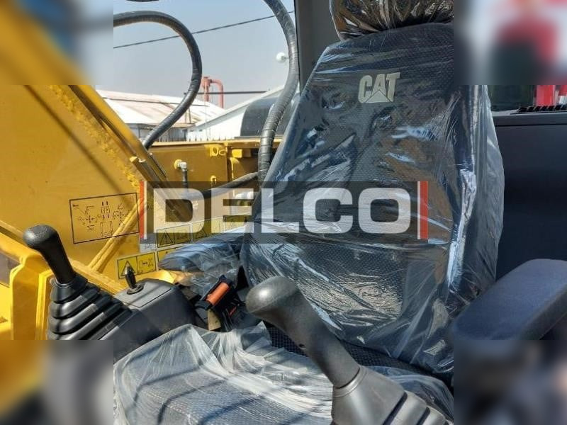CATERPILLAR 323D3 - Excavadora de cadenas: foto 4 CATERPILLAR 323D3 - Excavadora de cadenas: foto 4