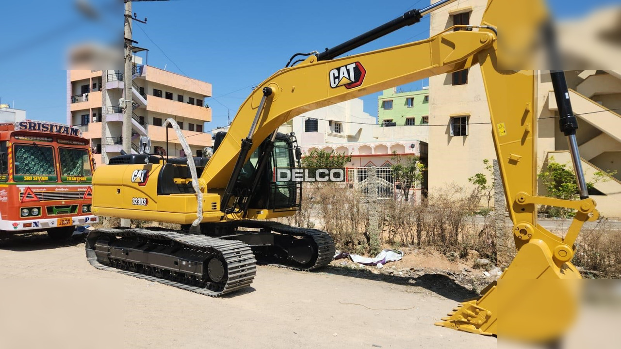 CATERPILLAR 323D3 - Excavadora de cadenas: foto 1 CATERPILLAR 323D3 - Excavadora de cadenas: foto 1