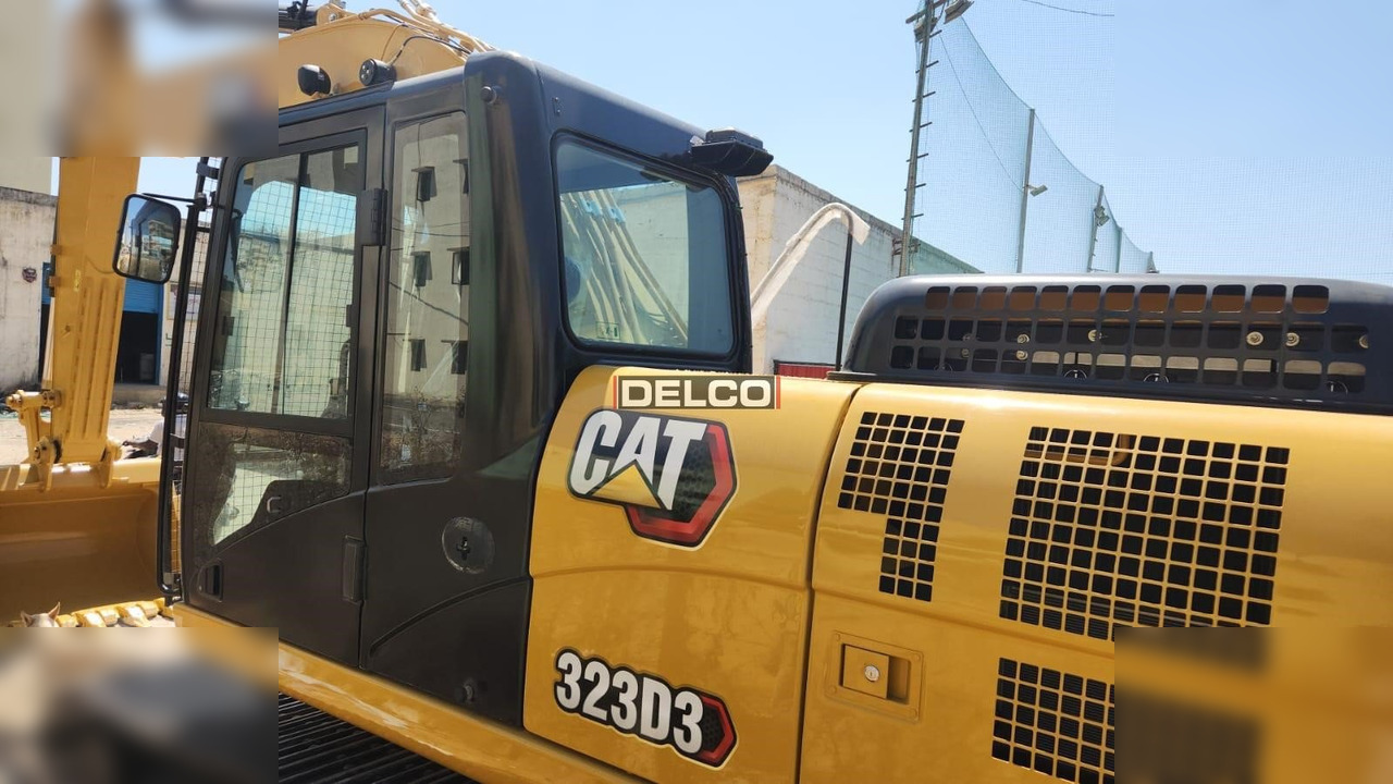 CATERPILLAR 323D3 - Excavadora de cadenas: foto 5 CATERPILLAR 323D3 - Excavadora de cadenas: foto 5