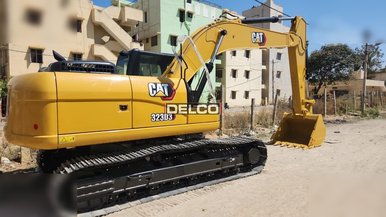 CATERPILLAR 323D3 - Excavadora de cadenas: foto 1 CATERPILLAR 323D3 - Excavadora de cadenas: foto 1