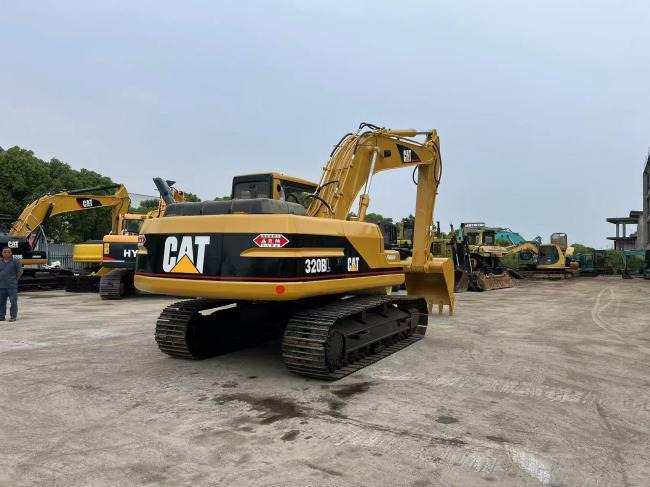CAT 320BL - Excavadora de cadenas: foto 3 CAT 320BL - Excavadora de cadenas: foto 3
