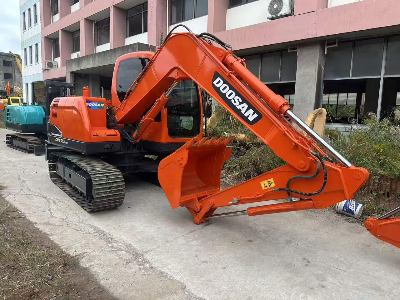Doosan DX75 - Excavadora de cadenas: foto 3 Doosan DX75 - Excavadora de cadenas: foto 3