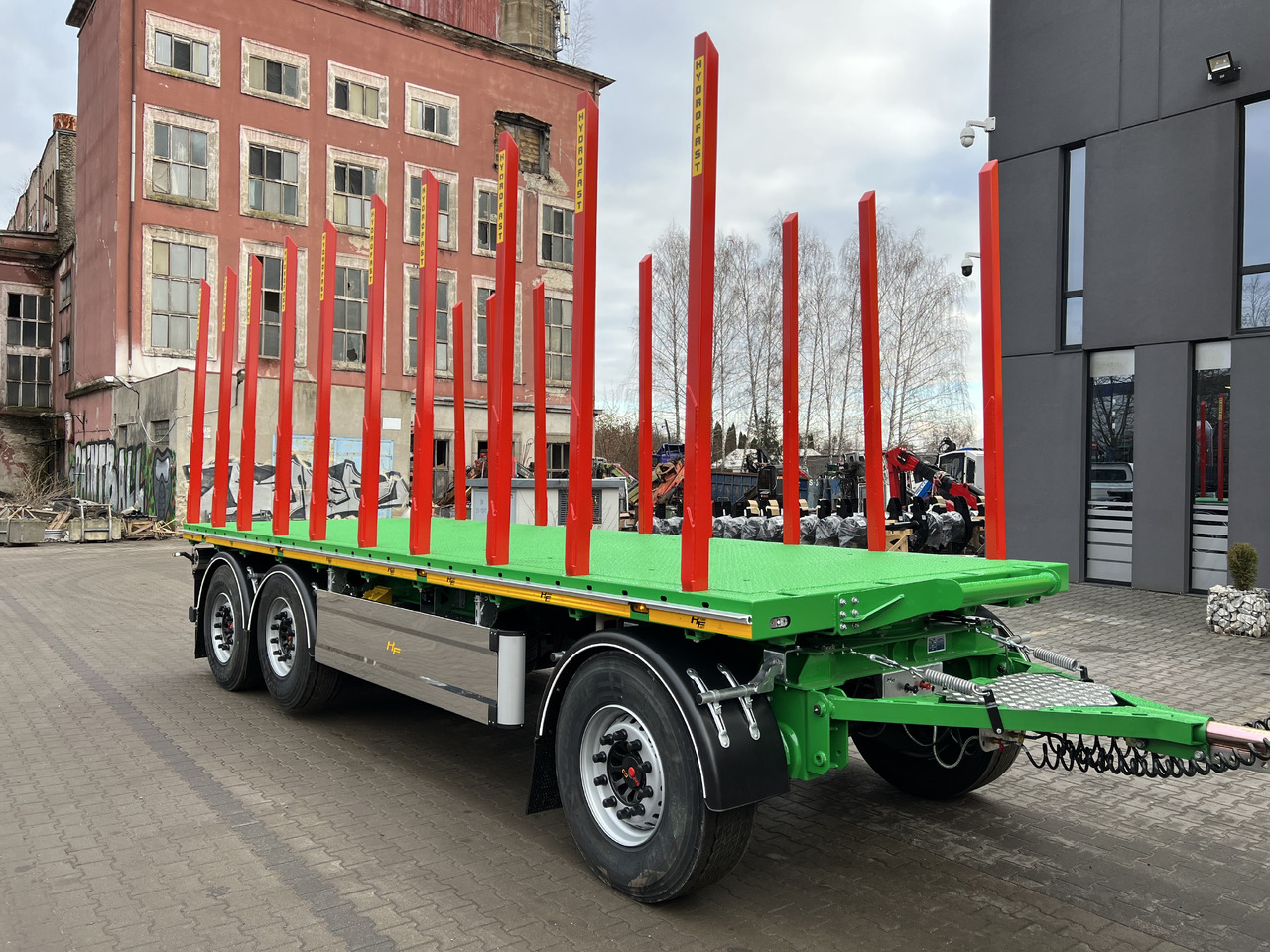 Hydrofast Przyczepa platforma 3 osiowa do przewozu drewna / 3-axle platform trailer for timber transport - Remolque plataforma/ Caja abierta: foto 1 Hydrofast Przyczepa platforma 3 osiowa do przewozu drewna / 3-axle platform trailer for timber transport - Remolque plataforma/ Caja abierta: foto 1