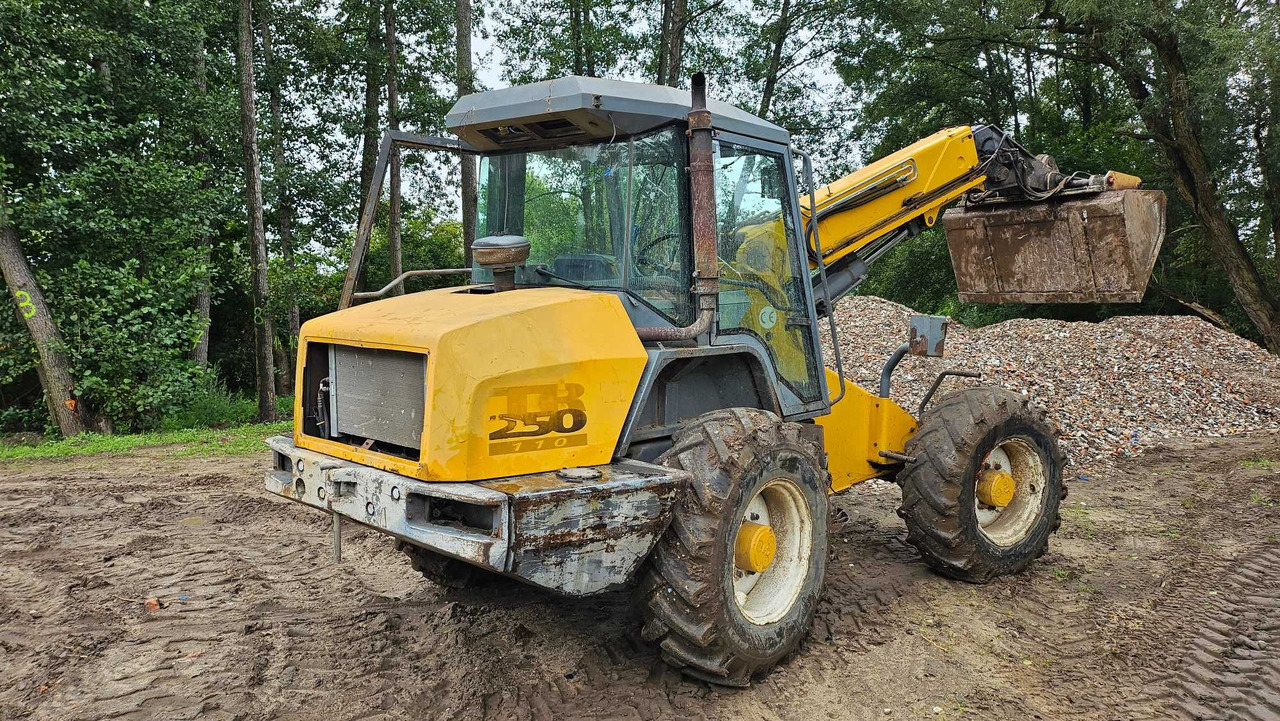 Ładowarka teleskopowa MATBRO TR250-110 John Deere - Manipulador telescópico: foto 2 Ładowarka teleskopowa MATBRO TR250-110 John Deere - Manipulador telescópico: foto 2