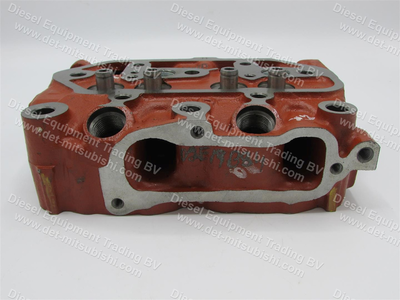 MITSUBISHI HEAD ASM; CYLINDER L2E (W/O VALVES) - Cabezal de bloque para Maquinaria industrial: foto 2 MITSUBISHI HEAD ASM; CYLINDER L2E (W/O VALVES) - Cabezal de bloque para Maquinaria industrial: foto 2