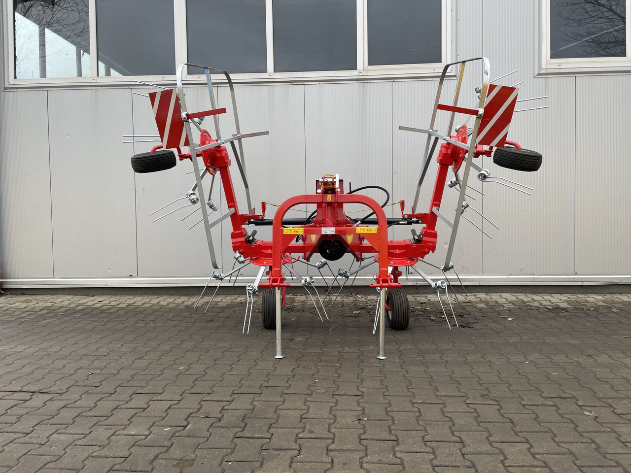 JAR-MET Schwader / Tedder / Faneuse / Przetrząsacz 5,2 m - Henificadora: foto 2 JAR-MET Schwader / Tedder / Faneuse / Przetrząsacz 5,2 m - Henificadora: foto 2