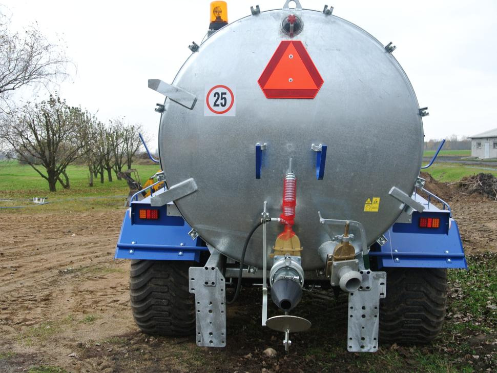 Marco-Polo Gülletankwagen / Slurry tanker / Epandeur à lisier / Cisterna per liquami / Сisterna de estiércol líquido / Цистерна для жидкого органического удобрения / Wóz asenizacyjny 12 000 - Cuba de purín: foto 4 Marco-Polo Gülletankwagen / Slurry tanker / Epandeur à lisier / Cisterna per liquami / Сisterna de estiércol líquido / Цистерна для жидкого органического удобрения / Wóz asenizacyjny 12 000 - Cuba de purín: foto 4
