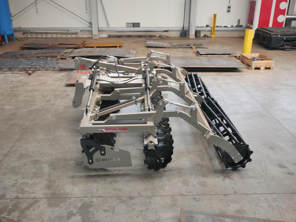 ROLEX Hydraulische Scheibenegge / Hydraulic discs harrow / Dechaumeur à disques / Erpice a dischi / Гидравлическая дисковая борона / Brona talerzowa hydraulicznie składana lekka 4 m - Rastras: foto 5 ROLEX Hydraulische Scheibenegge / Hydraulic discs harrow / Dechaumeur à disques / Erpice a dischi / Гидравлическая дисковая борона / Brona talerzowa hydraulicznie składana lekka 4 m - Rastras: foto 5