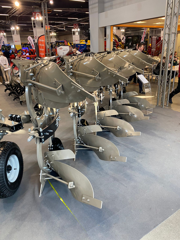 Arado nuevo ROLEX Volldrehpflug / Rotary plough / Charrue réversible / Aratro reversibile / Оборотный плуг / Pług obrotowy 3+1: foto 9 Arado nuevo ROLEX Volldrehpflug / Rotary plough / Charrue réversible / Aratro reversibile / Оборотный плуг / Pług obrotowy 3+1: foto 9