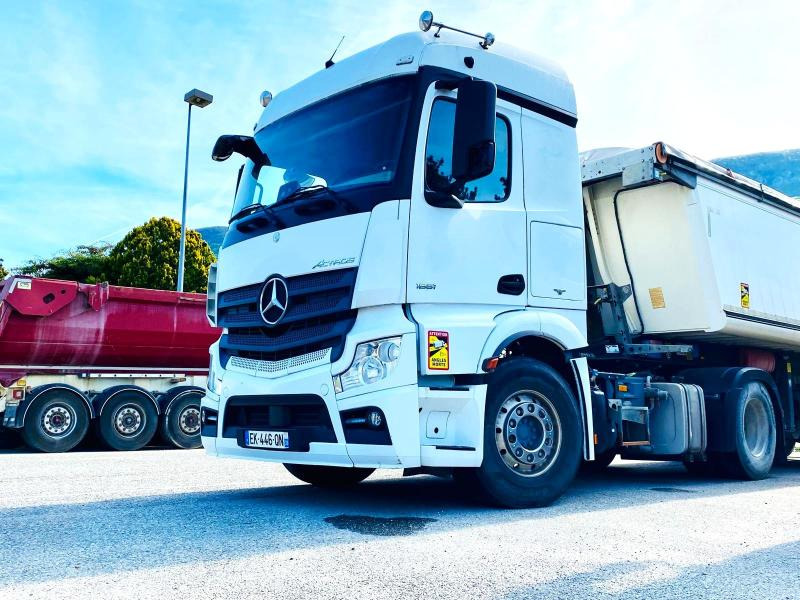 MERCEDES Tracteur routier ACTROS 1851 4X2 avec KIT HYDRAULIQUE - Cabeza tractora: foto 1 MERCEDES Tracteur routier ACTROS 1851 4X2 avec KIT HYDRAULIQUE - Cabeza tractora: foto 1