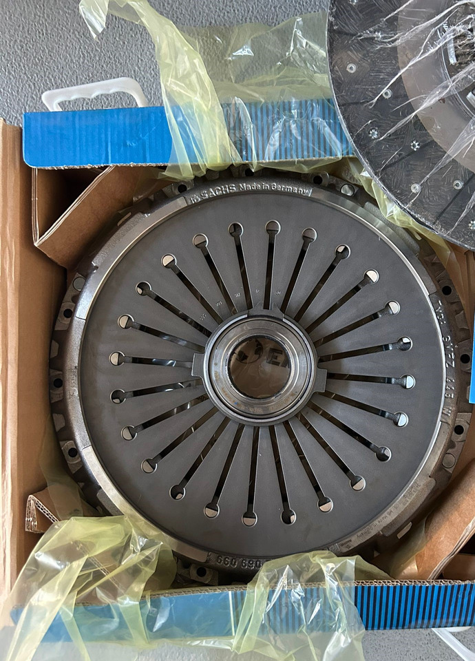 SACHS MANKAT 1-CLUTCH SET (DISC+PLATE+BEARING) - Embrague y piezas para Camión: foto 1 SACHS MANKAT 1-CLUTCH SET (DISC+PLATE+BEARING) - Embrague y piezas para Camión: foto 1