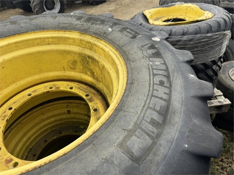 John Deere John Deere 8000R 600 and 710 Wheels and Tyre's - Maquinaria agrícola: foto 5 John Deere John Deere 8000R 600 and 710 Wheels and Tyre's - Maquinaria agrícola: foto 5