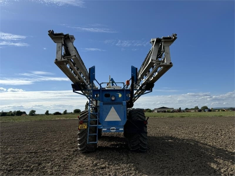 Matrot Matrot M44D 36m Self Propelled Sprayer - Pulverizador suspendido: foto 3 Matrot Matrot M44D 36m Self Propelled Sprayer - Pulverizador suspendido: foto 3