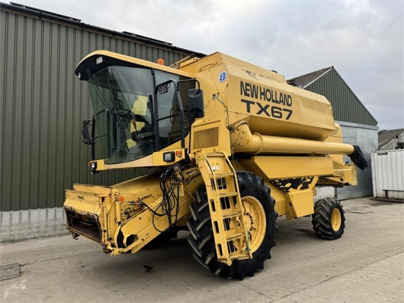 New Holland New Holland TX67 c/w 20ft Header - Accesorios para cosechadoras: foto 3 New Holland New Holland TX67 c/w 20ft Header - Accesorios para cosechadoras: foto 3