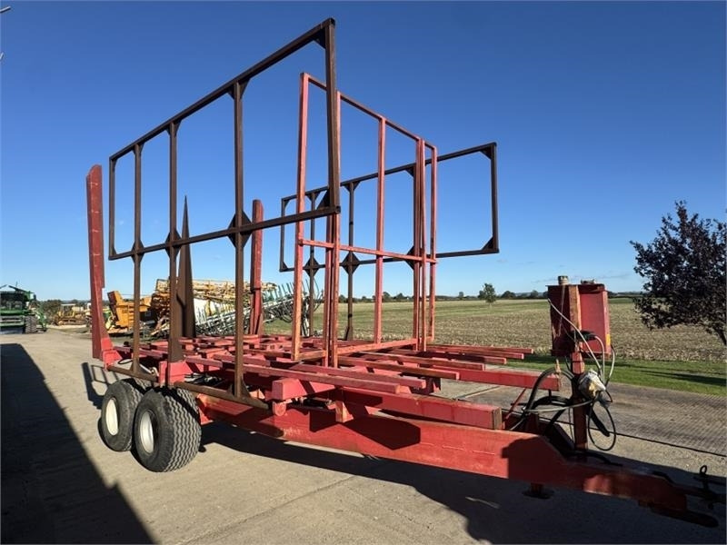 Timik MK 11 Square Bale Chaser/Stacker - Empacadora de pacas cuadradas: foto 3 Timik MK 11 Square Bale Chaser/Stacker - Empacadora de pacas cuadradas: foto 3