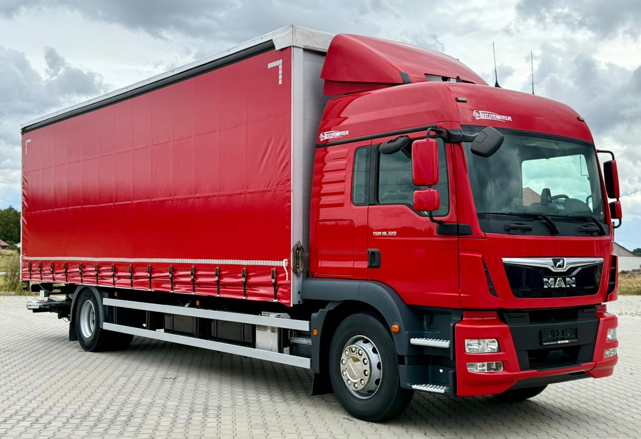 MAN MAN TGM 18.320 ROK PRODUKCJI 2020 NUMER VIN WMAN18ZZ6LY407218 PRZEBIEG 590 TYŚ KM ABS KLIMATYZACJA EL.SZYBY EL.LUSTERKA WIELOFUNKCYJNA KIEROWNICA LODÓWKA KABINA SYPIALNA DWA ŁÓŻKA OGRZEWANIE POSTOJO - Camión lona: foto 1 MAN MAN TGM 18.320 ROK PRODUKCJI 2020 NUMER VIN WMAN18ZZ6LY407218 PRZEBIEG 590 TYŚ KM ABS KLIMATYZACJA EL.SZYBY EL.LUSTERKA WIELOFUNKCYJNA KIEROWNICA LODÓWKA KABINA SYPIALNA DWA ŁÓŻKA OGRZEWANIE POSTOJO - Camión lona: foto 1