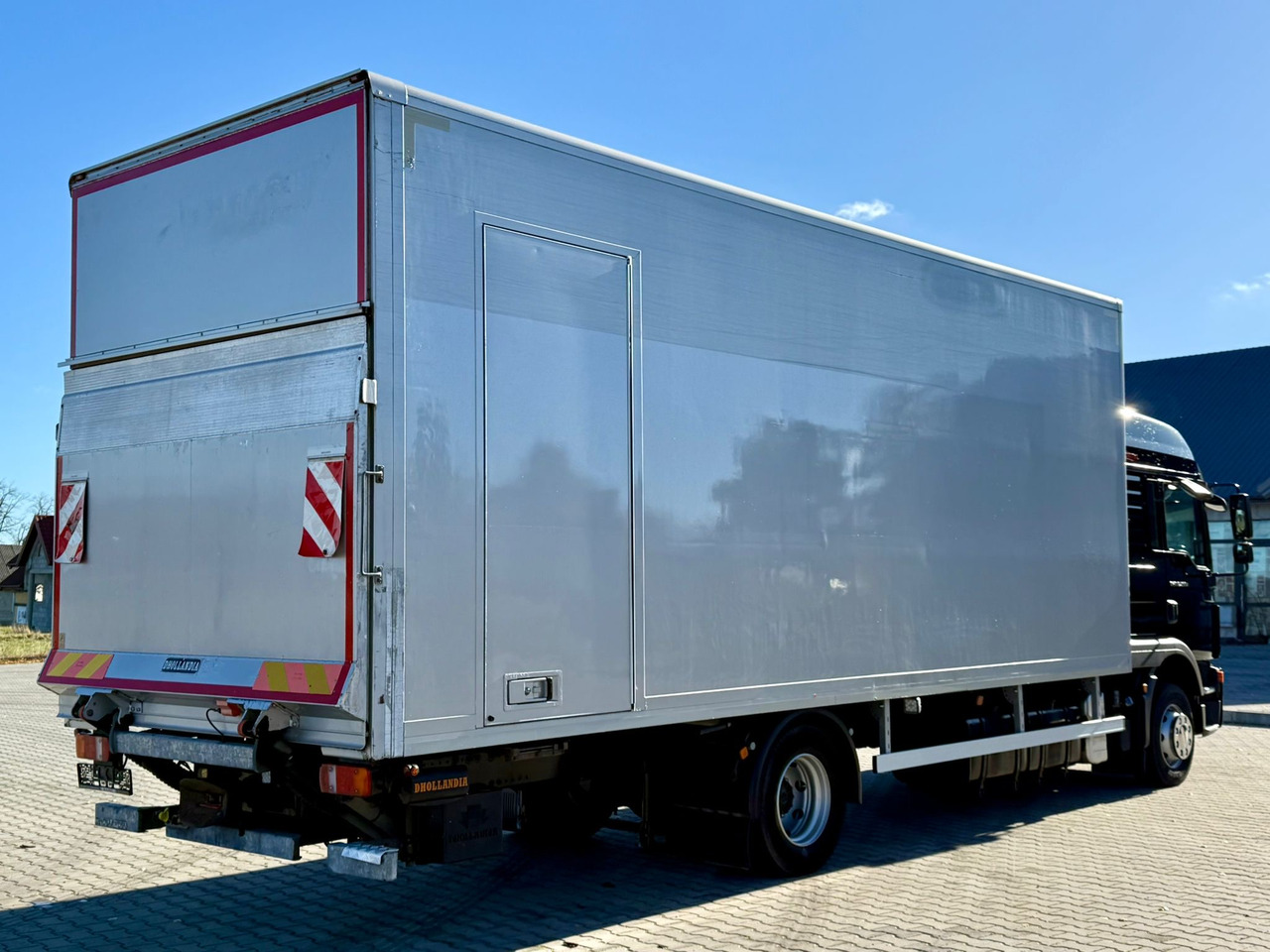 MAN TGM 12.290 / TGL / KONTENER / WINDA / 18 EUROPALET / SYPIALKA / - Camión caja cerrada: foto 3 MAN TGM 12.290 / TGL / KONTENER / WINDA / 18 EUROPALET / SYPIALKA / - Camión caja cerrada: foto 3