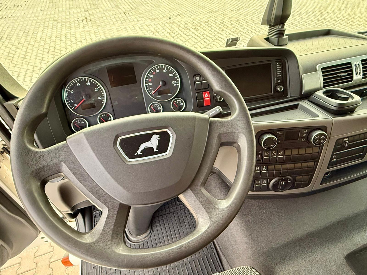 Leasing de MAN TGM 15.290 / CHŁODNIA / WINDA / SCHMITZ / 18 PALET / AUTOMAT / NISKI PRZEBIEG / 2020 ROK / EURO 6 MAN TGM 15.290 / CHŁODNIA / WINDA / SCHMITZ / 18 PALET / AUTOMAT / NISKI PRZEBIEG / 2020 ROK / EURO 6: foto 24