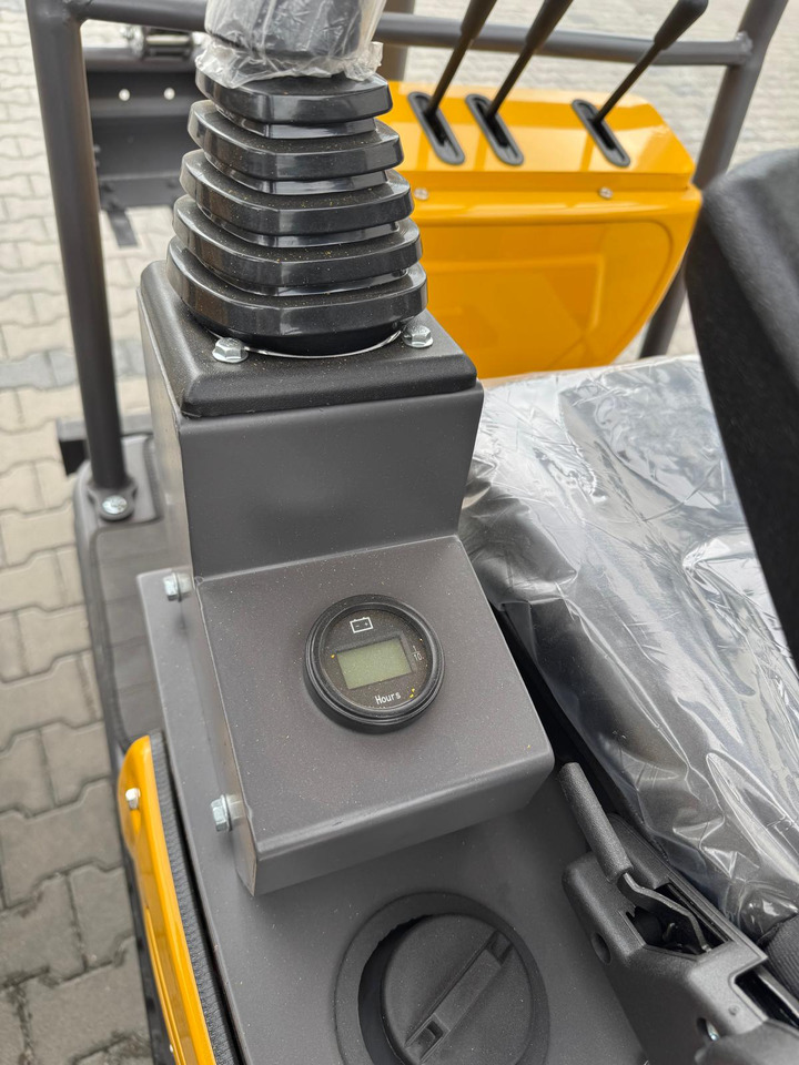 KUBOTA Diesel Mini excavator 1.2 Tons - Müller Machinery MB 12 - SH - Miniexcavadora: foto 3 KUBOTA Diesel Mini excavator 1.2 Tons - Müller Machinery MB 12 - SH - Miniexcavadora: foto 3