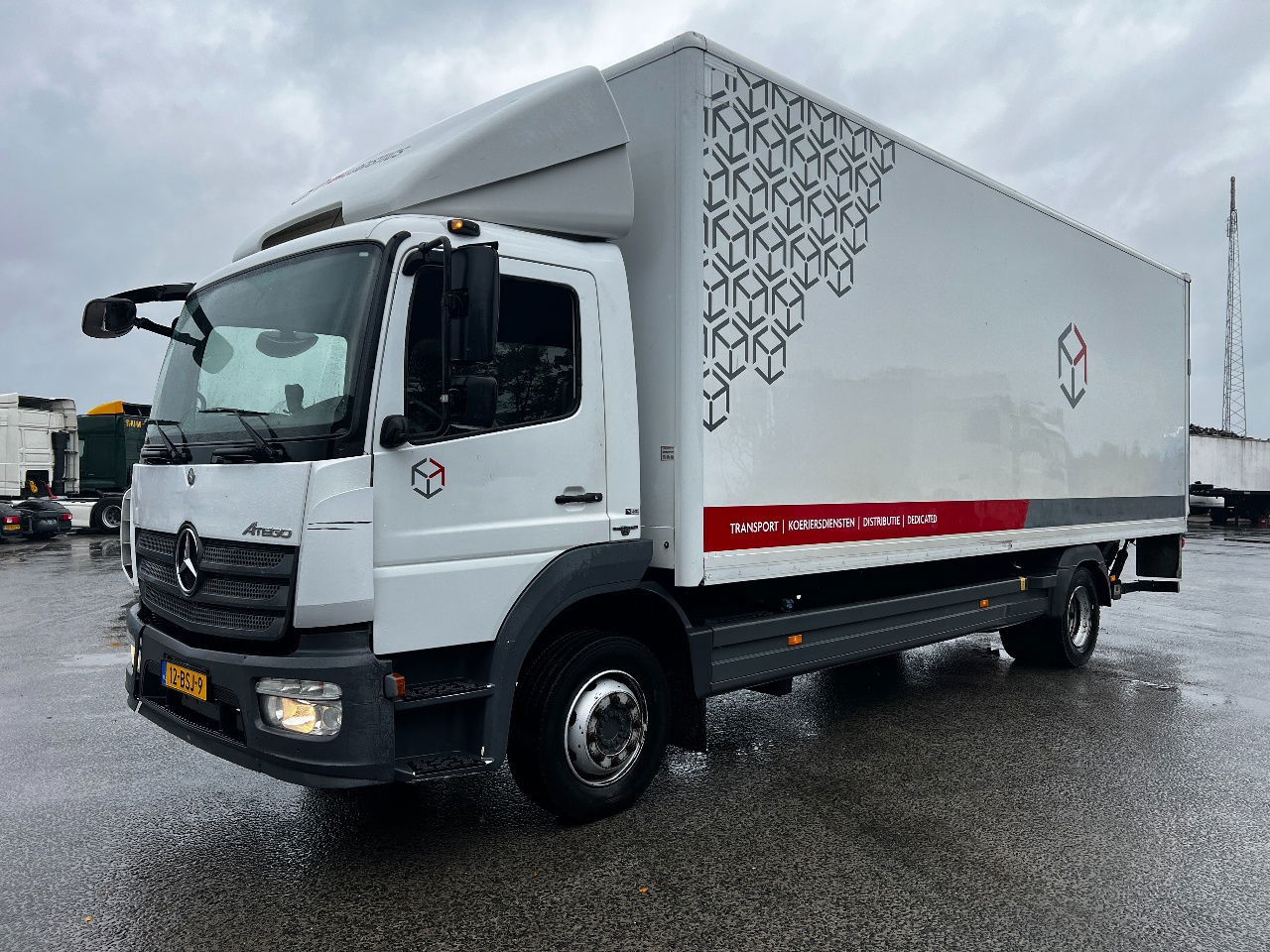 Mercedes-Benz Atego 1218 Euro 6, Full steel suspension - Camión caja cerrada: foto 1 Mercedes-Benz Atego 1218 Euro 6, Full steel suspension - Camión caja cerrada: foto 1