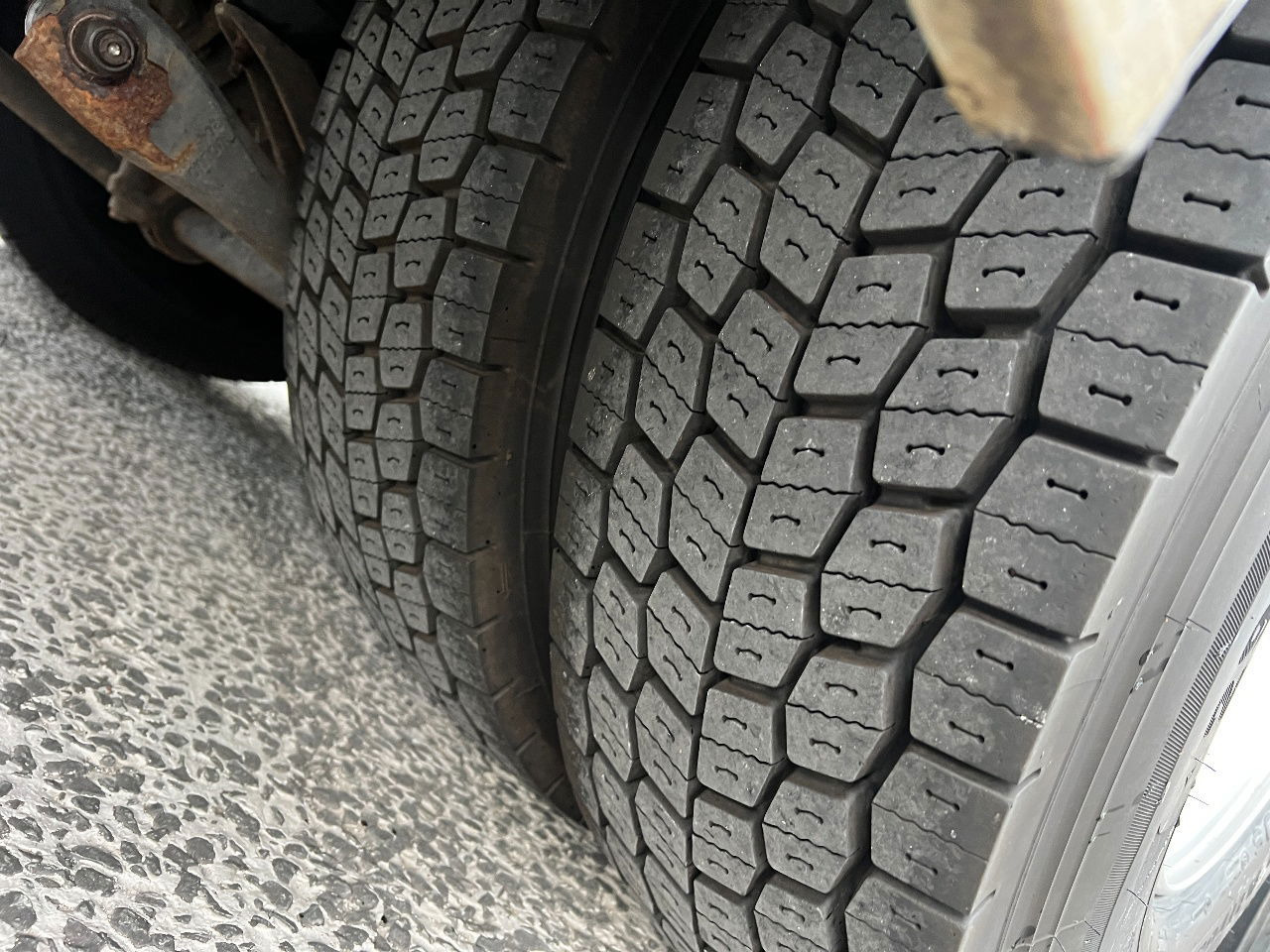 Volvo FM 9.300 Globe 6x2, Euro 5 - Camión caja cerrada: foto 5 Volvo FM 9.300 Globe 6x2, Euro 5 - Camión caja cerrada: foto 5