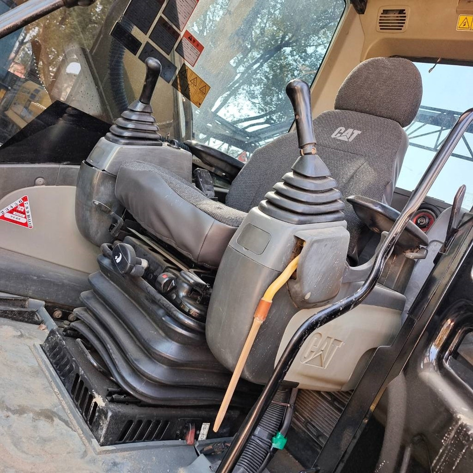 CAT 320 D2 - Excavadora de cadenas: foto 4 CAT 320 D2 - Excavadora de cadenas: foto 4