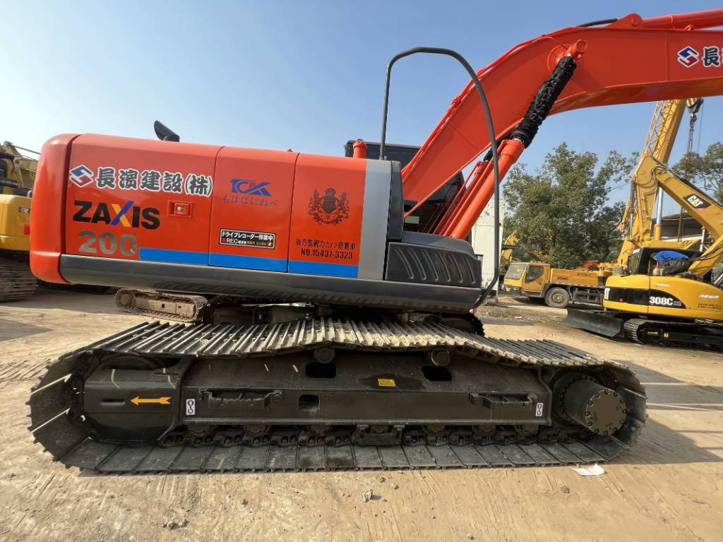 Hitachi ZX 200-3 G - Excavadora de cadenas: foto 4 Hitachi ZX 200-3 G - Excavadora de cadenas: foto 4