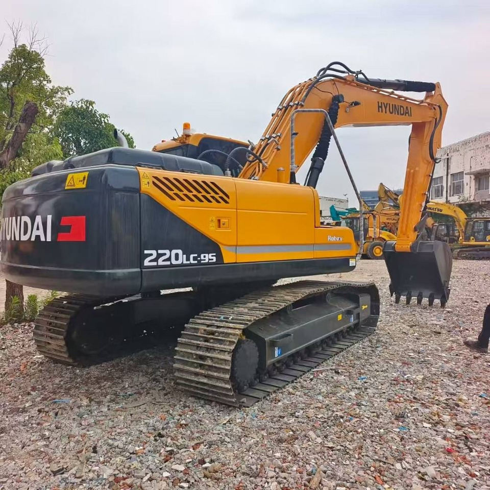 Hyundai 220LC-9S - Excavadora de cadenas: foto 1 Hyundai 220LC-9S - Excavadora de cadenas: foto 1
