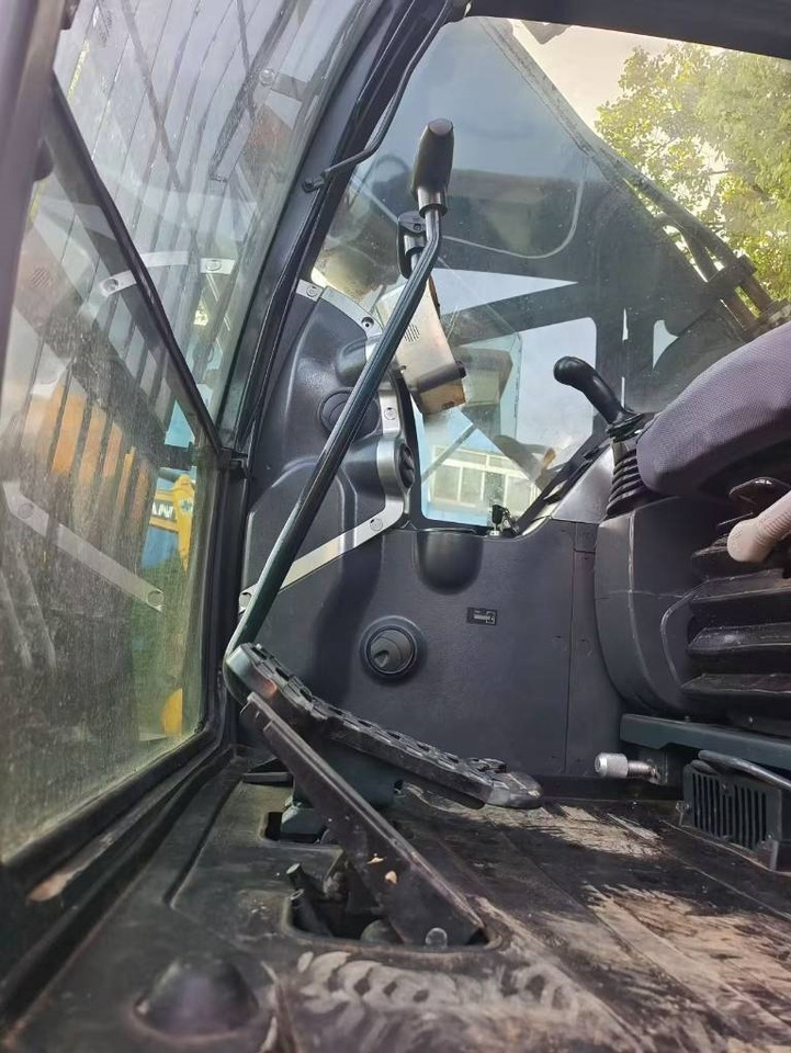 Excavadora de cadenas Hyundai 305 LC-9S: foto 6