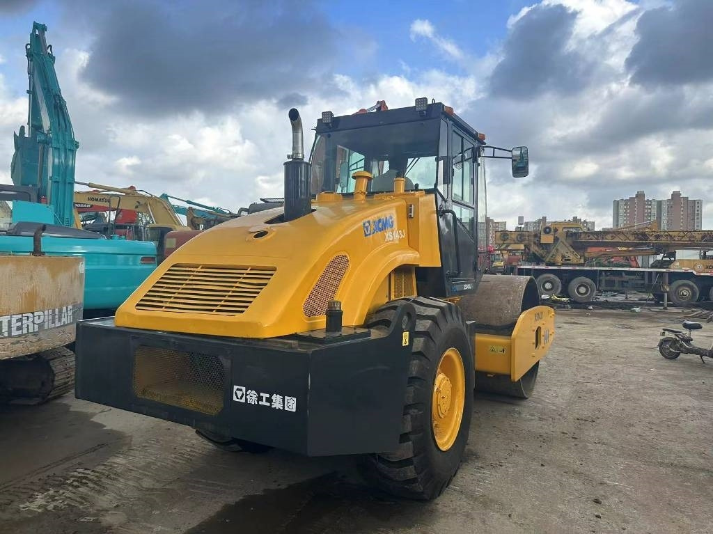 Compactador XCMG XS 143: foto 9