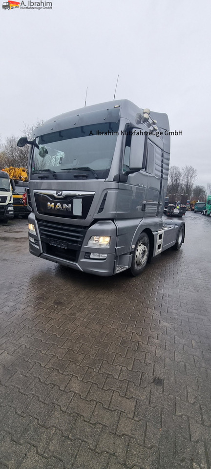 MAN 18.500 TGX Retarder, 2x Tank, Motorschaden !! - Cabeza tractora: foto 1 MAN 18.500 TGX Retarder, 2x Tank, Motorschaden !! - Cabeza tractora: foto 1