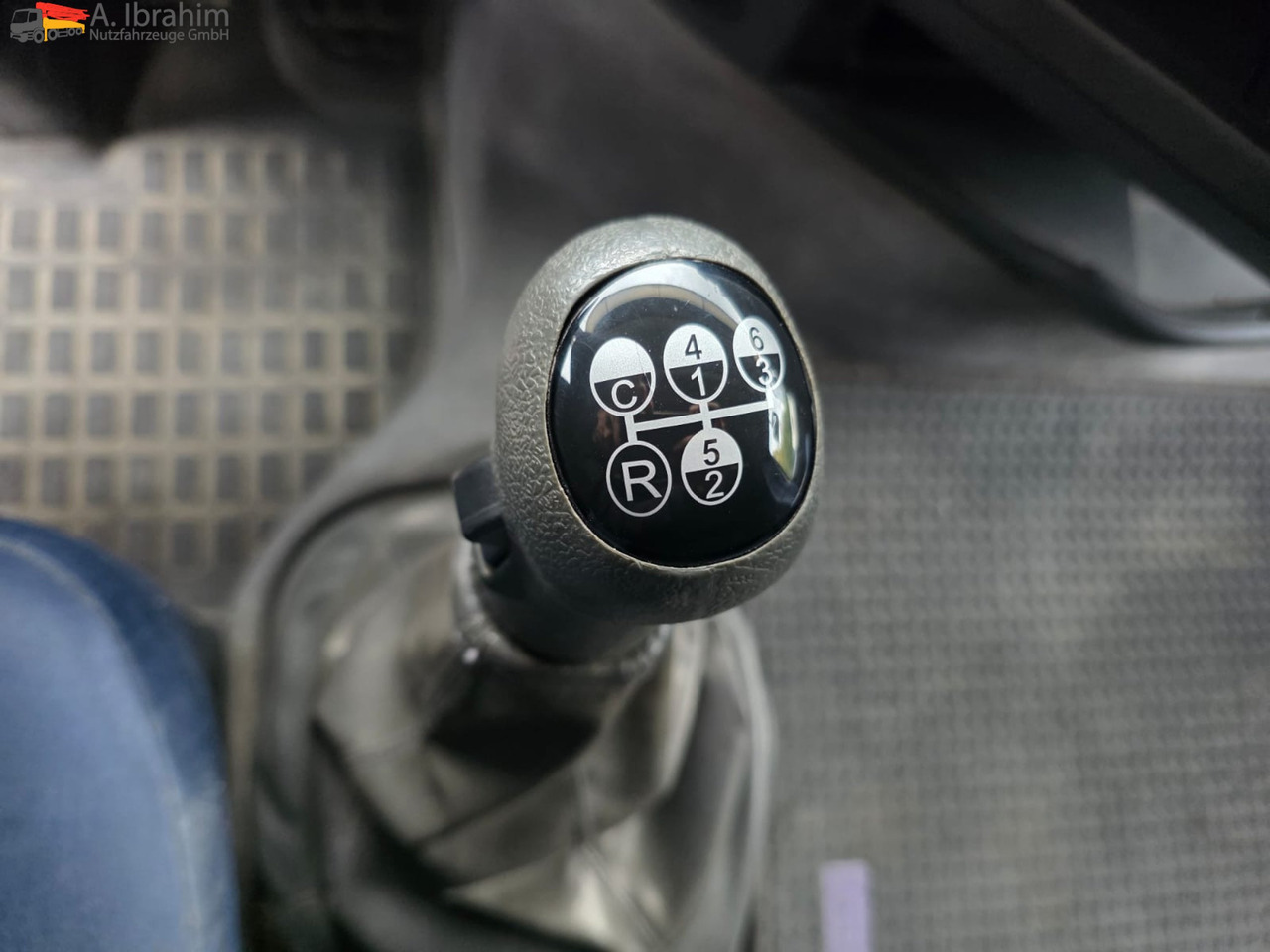 Volvo FH 520 | 6x4 | Schaltgetriebe | Blatt Blatt Klima | Trommelbremse | 3 Pedals - Cabeza tractora: foto 2 Volvo FH 520 | 6x4 | Schaltgetriebe | Blatt Blatt Klima | Trommelbremse | 3 Pedals - Cabeza tractora: foto 2