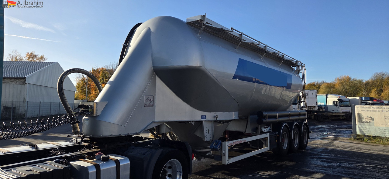 Feldbinder EUT 40.3 Liftachse, Scheibenbremse Topzustand | einsatzbereit - Semirremolque silo: foto 1 Feldbinder EUT 40.3 Liftachse, Scheibenbremse Topzustand | einsatzbereit - Semirremolque silo: foto 1