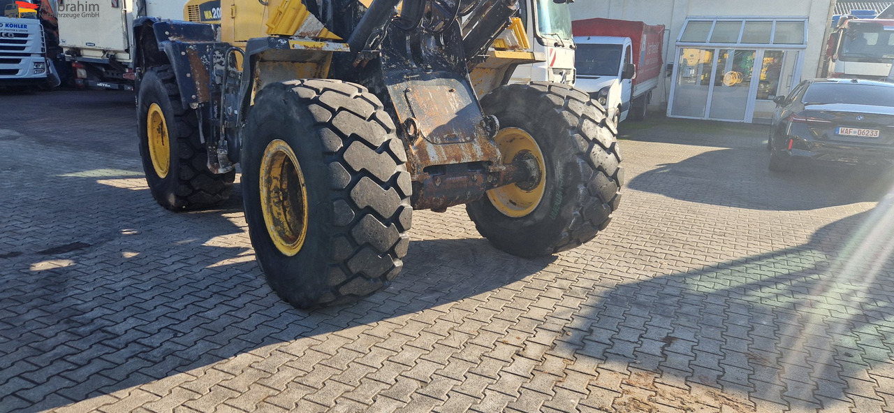 Komatsu WA 200 technisch ok. technische Wartung beim Komatsu Service - Cargadora de ruedas: foto 3 Komatsu WA 200 technisch ok. technische Wartung beim Komatsu Service - Cargadora de ruedas: foto 3
