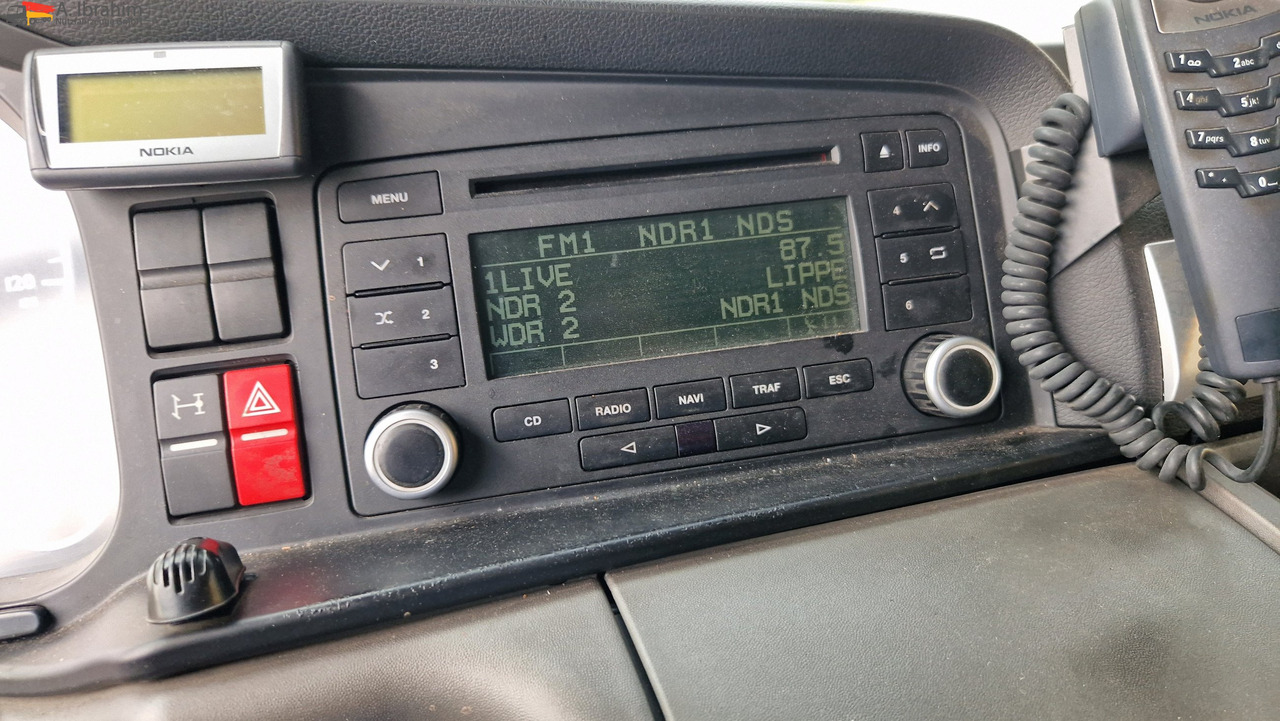 MAN TGS 26.400 PK 15001 Performance Zustand gut, Aufsitzkran - Camión grúa, Camión caja abierta: foto 4 MAN TGS 26.400 PK 15001 Performance Zustand gut, Aufsitzkran - Camión grúa, Camión caja abierta: foto 4