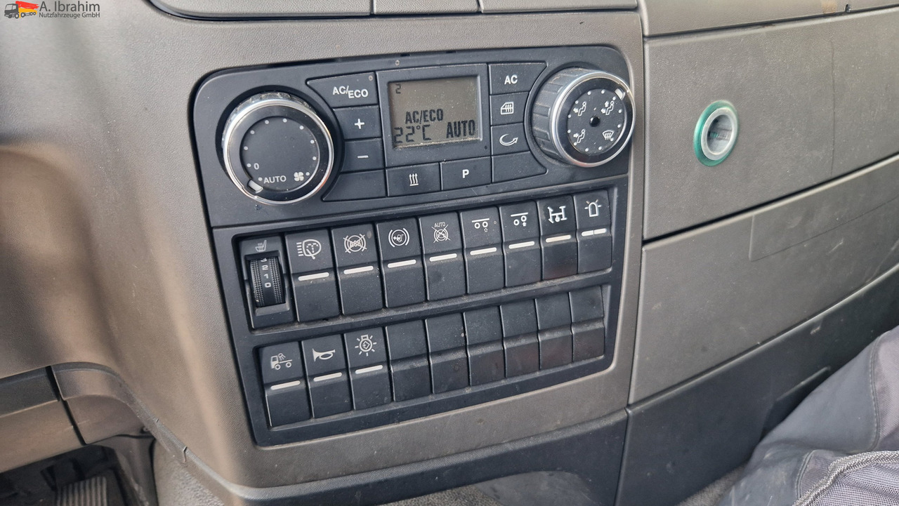 MAN TGS 26.400 PK 15001 Performance Zustand gut, Aufsitzkran - Camión grúa, Camión caja abierta: foto 3 MAN TGS 26.400 PK 15001 Performance Zustand gut, Aufsitzkran - Camión grúa, Camión caja abierta: foto 3