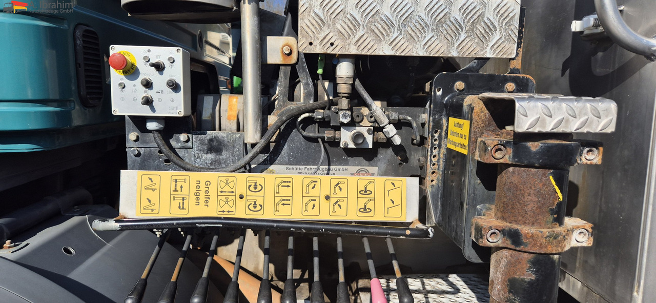 Mercedes-Benz 1824 Kipper Kran, Edelstahlaufbau Tierentsorgung - Camión volquete, Camión grúa: foto 2 Mercedes-Benz 1824 Kipper Kran, Edelstahlaufbau Tierentsorgung - Camión volquete, Camión grúa: foto 2