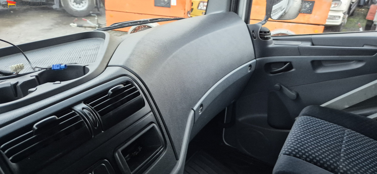 Mercedes-Benz 818L LBW, Luftfederung - Furgoneta caja cerrada: foto 3 Mercedes-Benz 818L LBW, Luftfederung - Furgoneta caja cerrada: foto 3