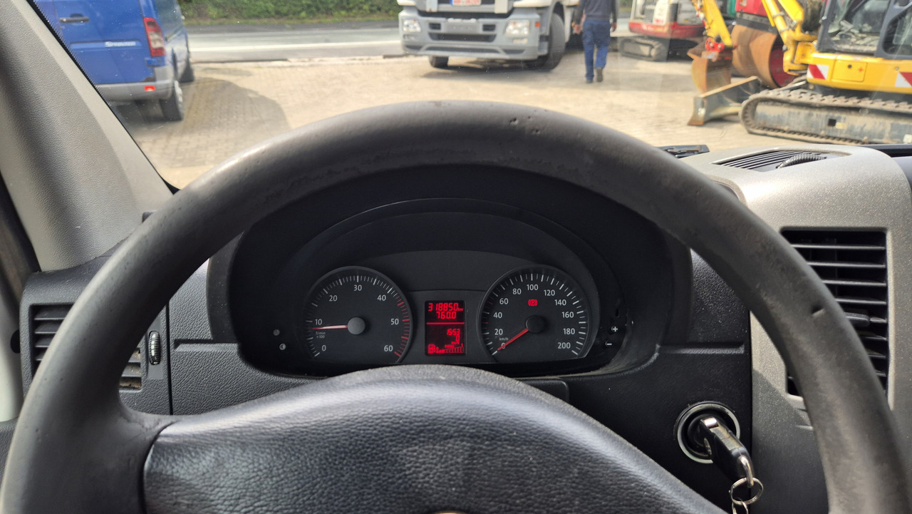 VW Crafter 2.5 Diesel Rost ja, technisch super, HU neu 01 2025 - Furgón: foto 3 VW Crafter 2.5 Diesel Rost ja, technisch super, HU neu 01 2025 - Furgón: foto 3