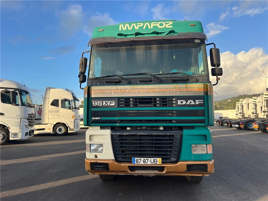 DAF XF95/480 Manual gear - Cabeza tractora: foto 2 DAF XF95/480 Manual gear - Cabeza tractora: foto 2