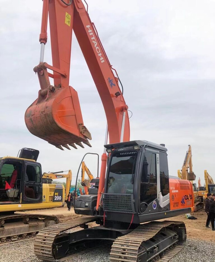 Hitachi ZX200-3 - Excavadora de cadenas: foto 2 Hitachi ZX200-3 - Excavadora de cadenas: foto 2