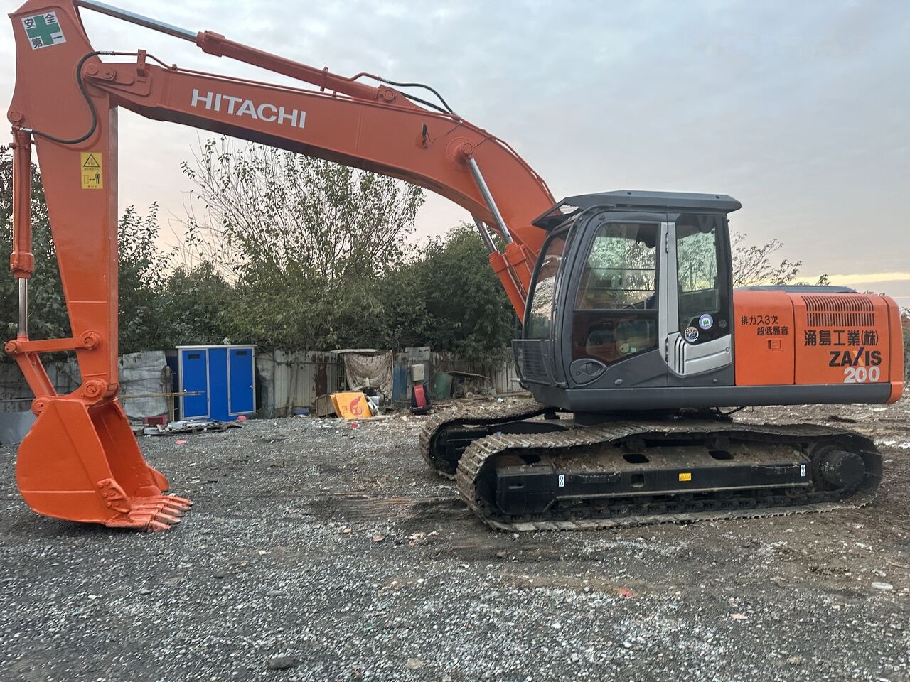 Hitachi ZX200-3 - Excavadora de cadenas: foto 1 Hitachi ZX200-3 - Excavadora de cadenas: foto 1