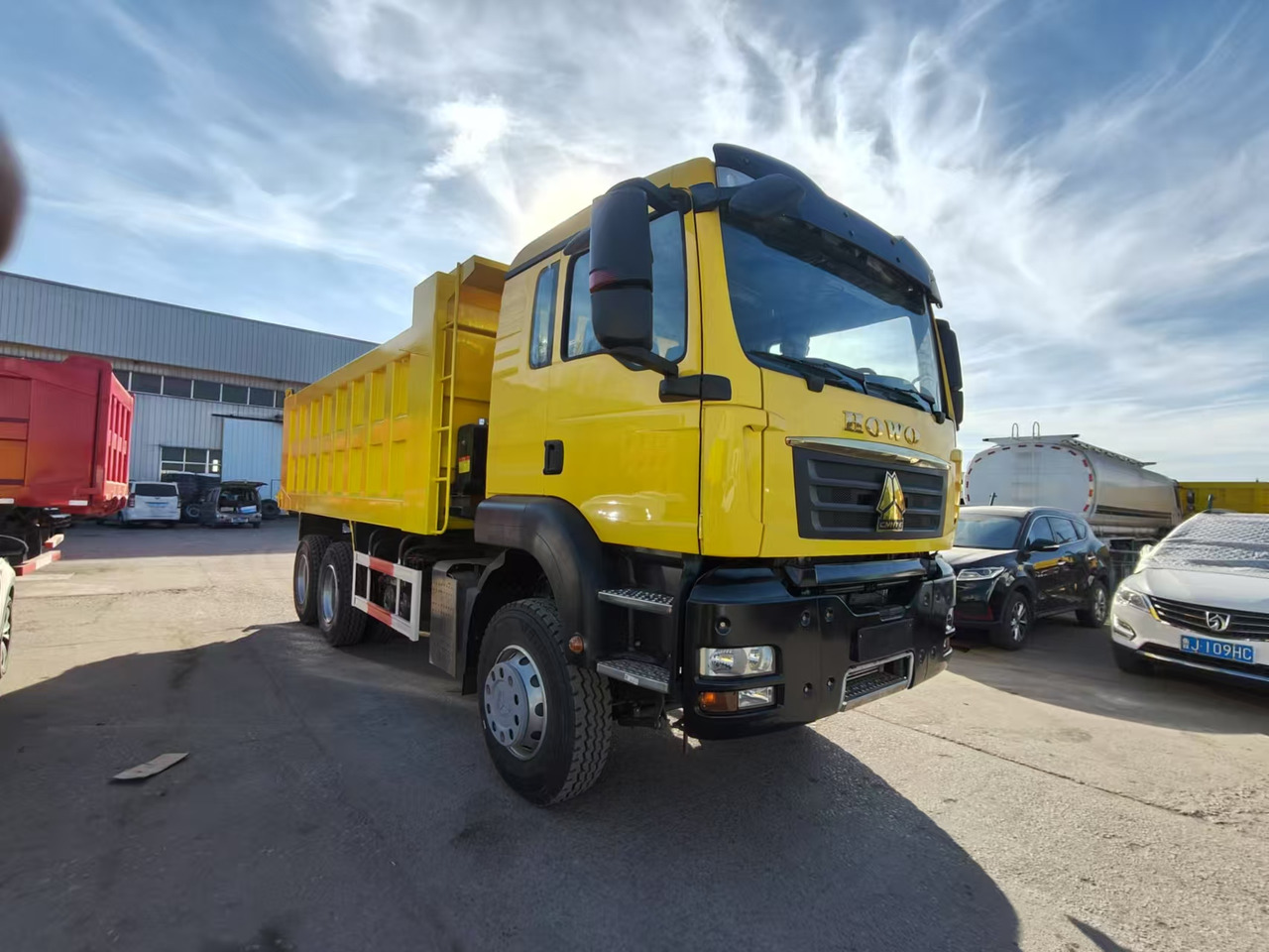 Howo HOWO TX 6X4 Dump Truck - Camión volquete: foto 2 Howo HOWO TX 6X4 Dump Truck - Camión volquete: foto 2