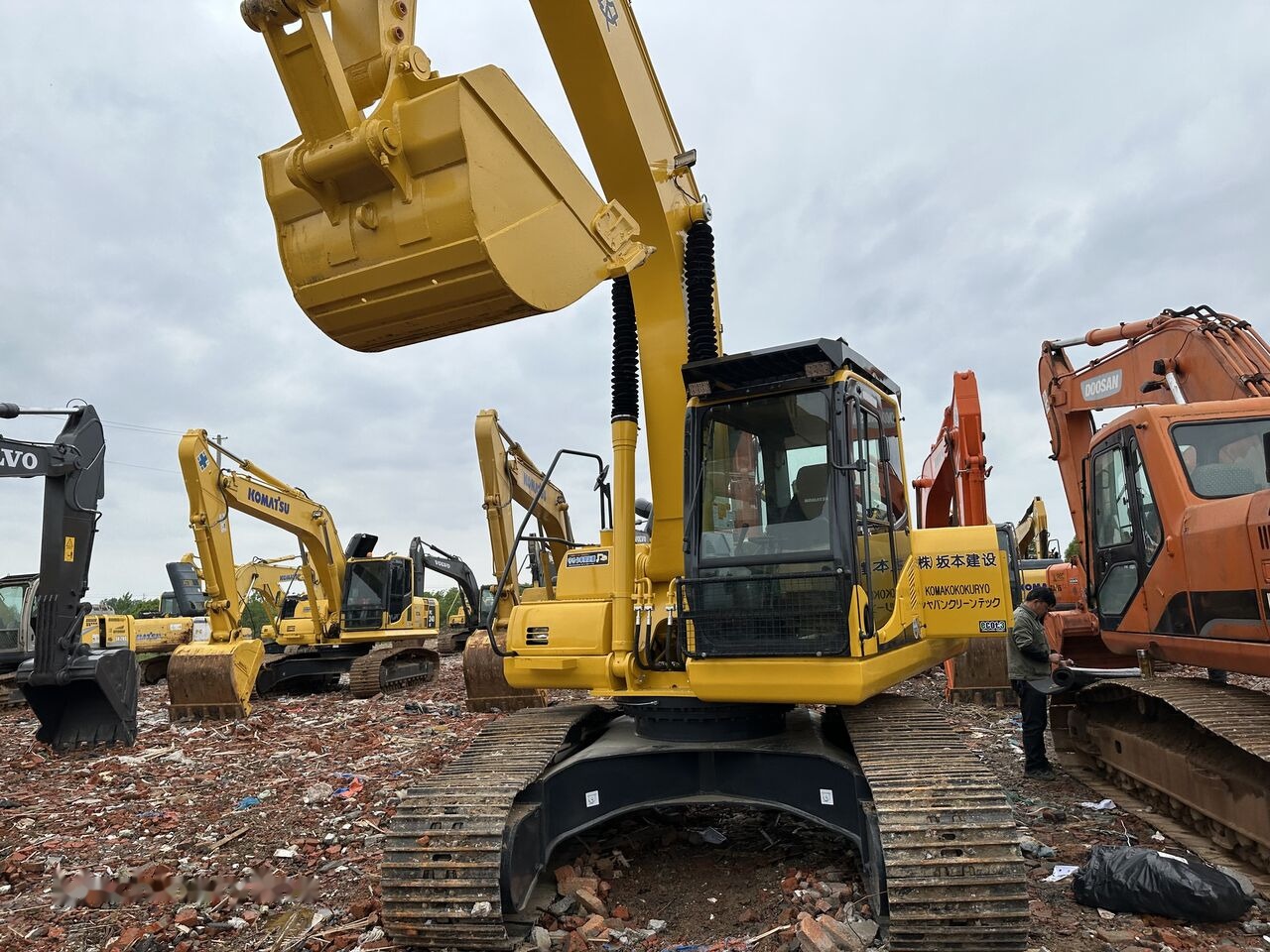 Komatsu PC220-8 - Excavadora de cadenas: foto 4 Komatsu PC220-8 - Excavadora de cadenas: foto 4