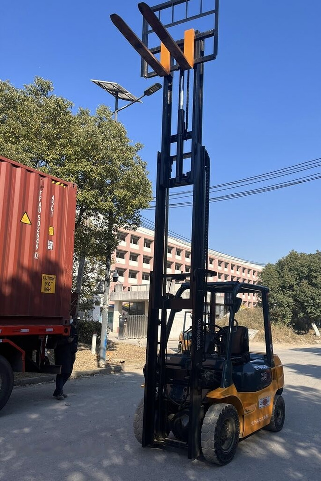 Toyota FD30 - Carretilla elevadora diésel: foto 2 Toyota FD30 - Carretilla elevadora diésel: foto 2