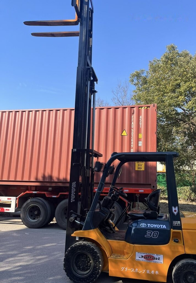 Toyota FD30 - Carretilla elevadora diésel: foto 4 Toyota FD30 - Carretilla elevadora diésel: foto 4