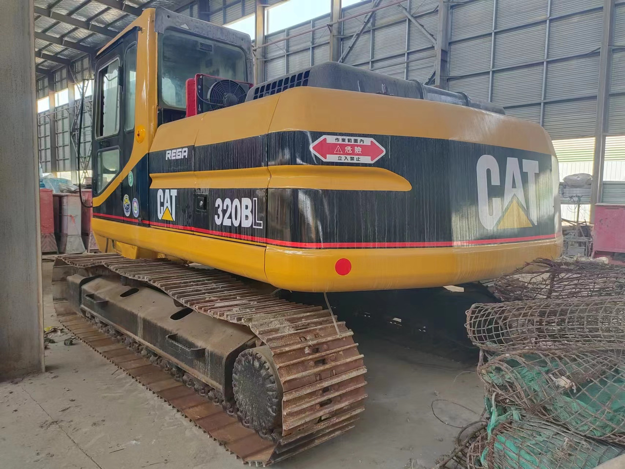 CATERPILLAR 320BL - Excavadora de cadenas: foto 2 CATERPILLAR 320BL - Excavadora de cadenas: foto 2